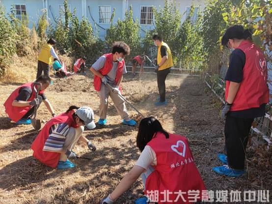 http://www.hubei-university.com/__local/1/49/01/ED6B8513AB61DD478867A1DA480_4DAD1BBD_30F64.jpg